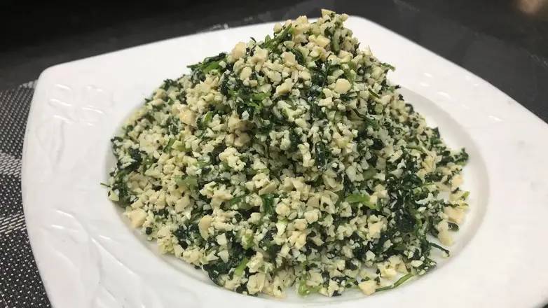43. Tossed Herb with Dried Been Curd 馬蘭頭拌香乾